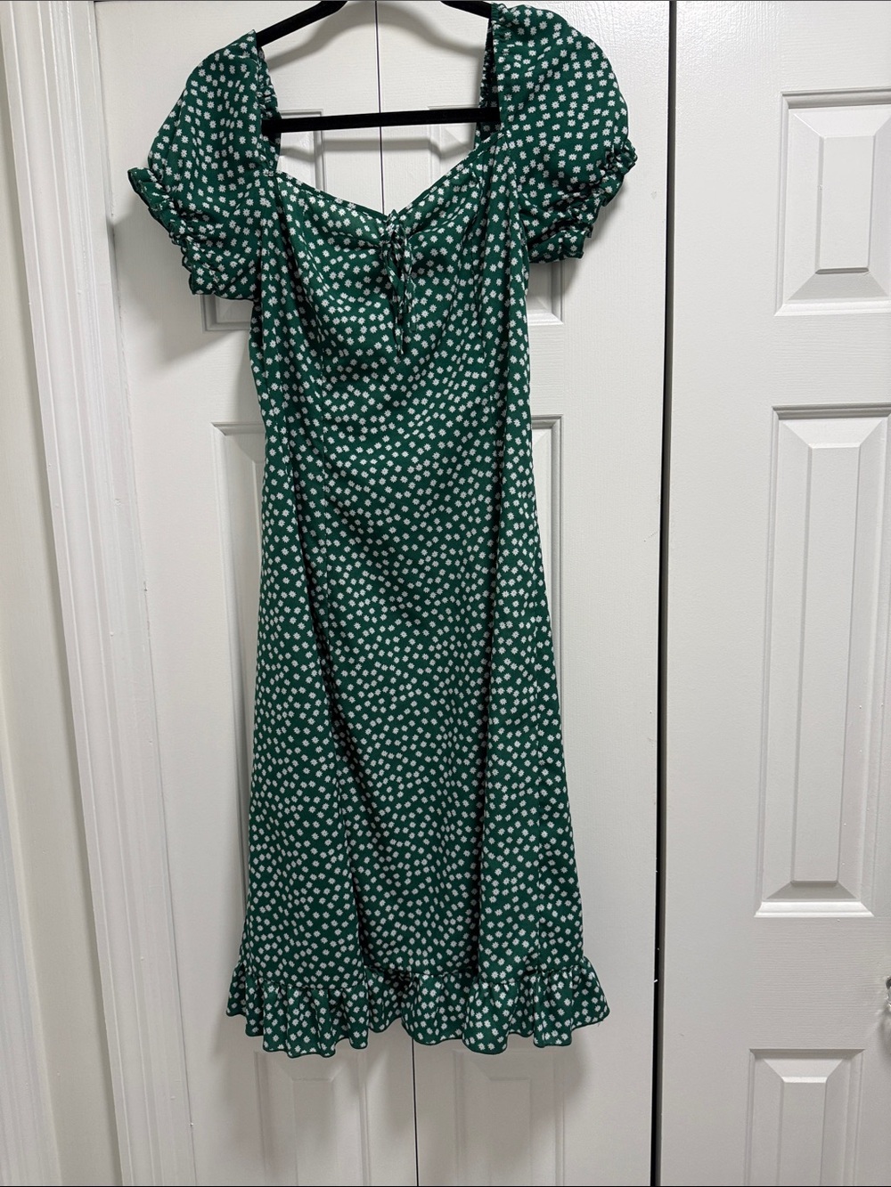 SHEIN Green Polka Dot Midi Dress with Puff Sleeves